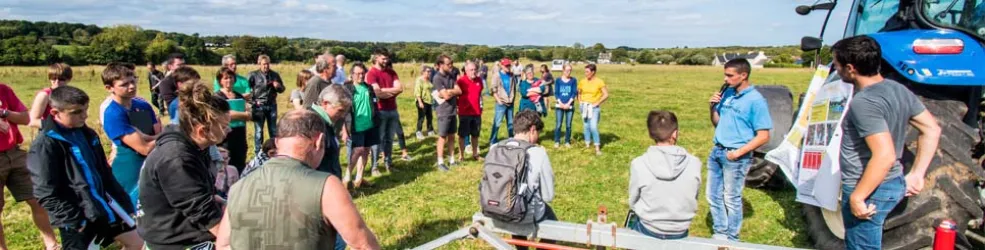 Présentation des chantiers de semis collectifs précoces. Crédit : Morlaix Communauté