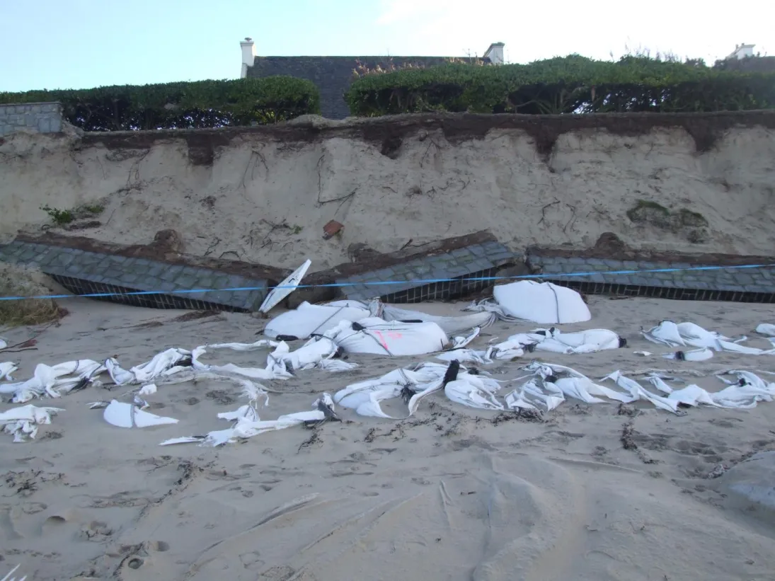 Photo boudin géotextile éventré